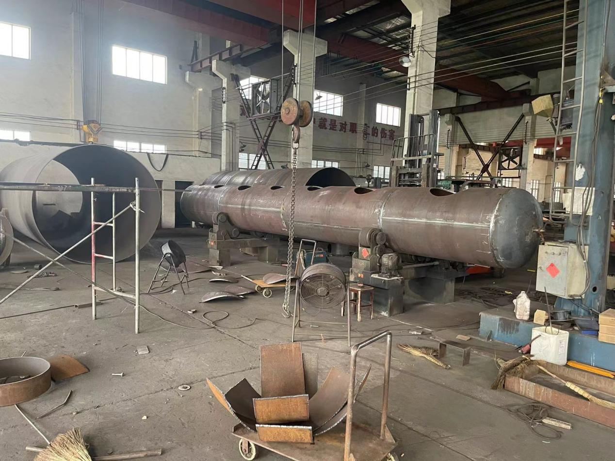 列管式換熱器外殼半成品區(qū)